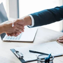 depositphotos_277136860-stock-photo-selective-focus-employee-recruiter-shaking